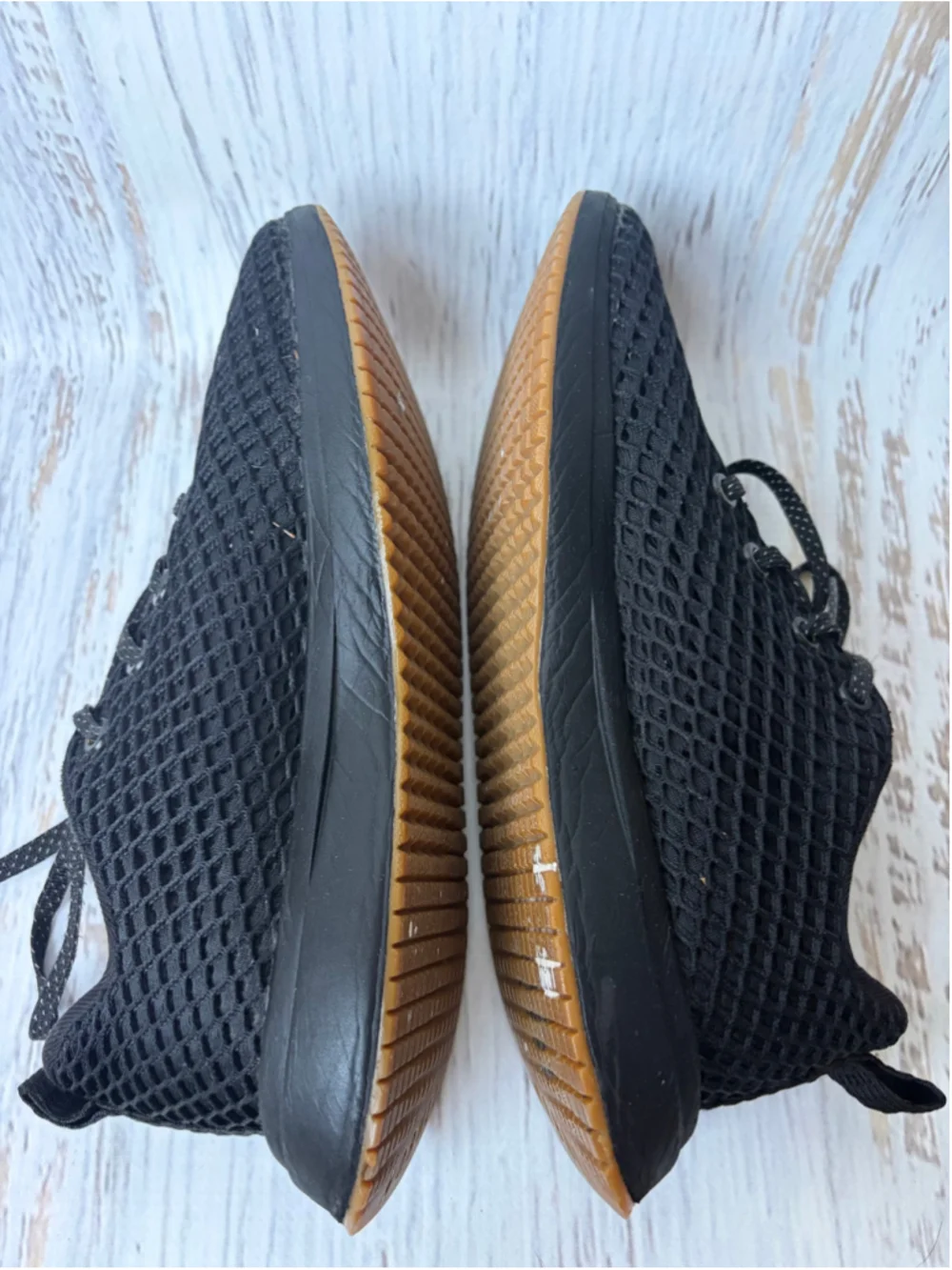 Women's NOBULL Sneakers Size 6.5 Black and Brown